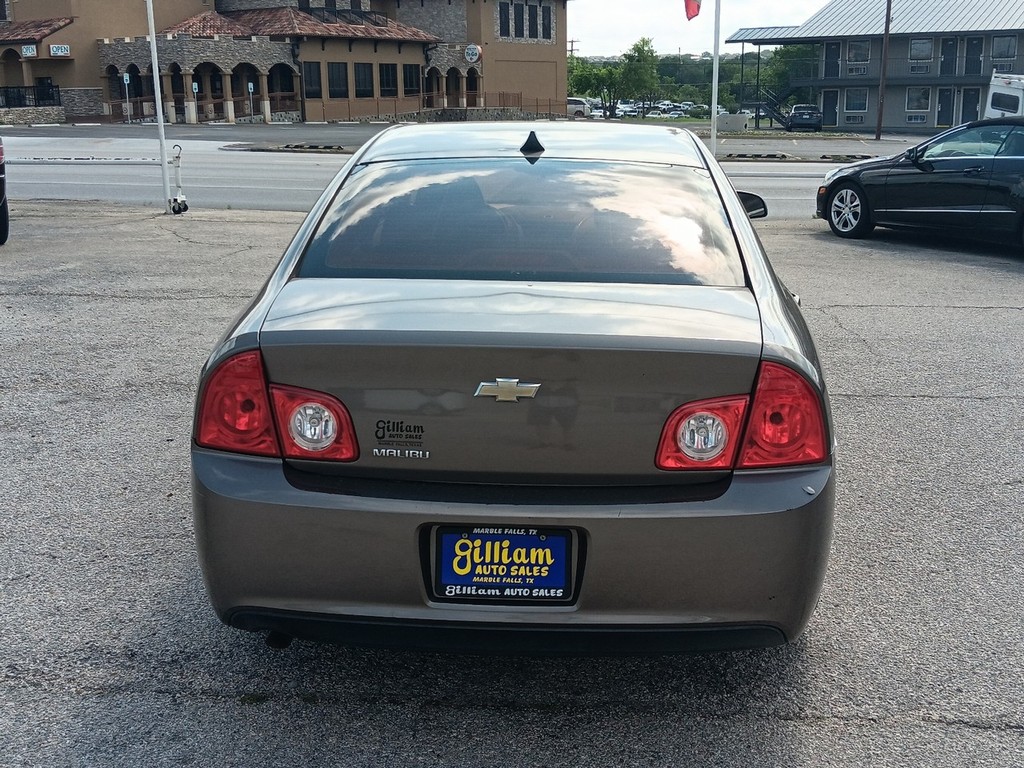 Chevrolet Malibu Vehicle Full-screen Gallery Image 4