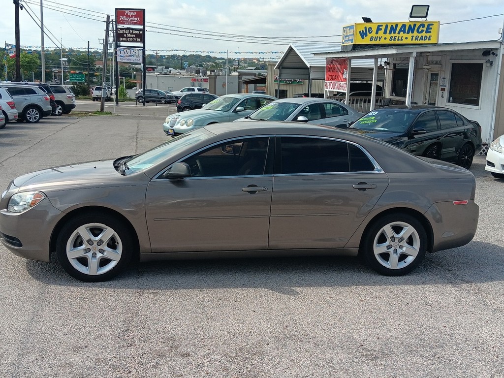 Chevrolet Malibu Vehicle Full-screen Gallery Image 6