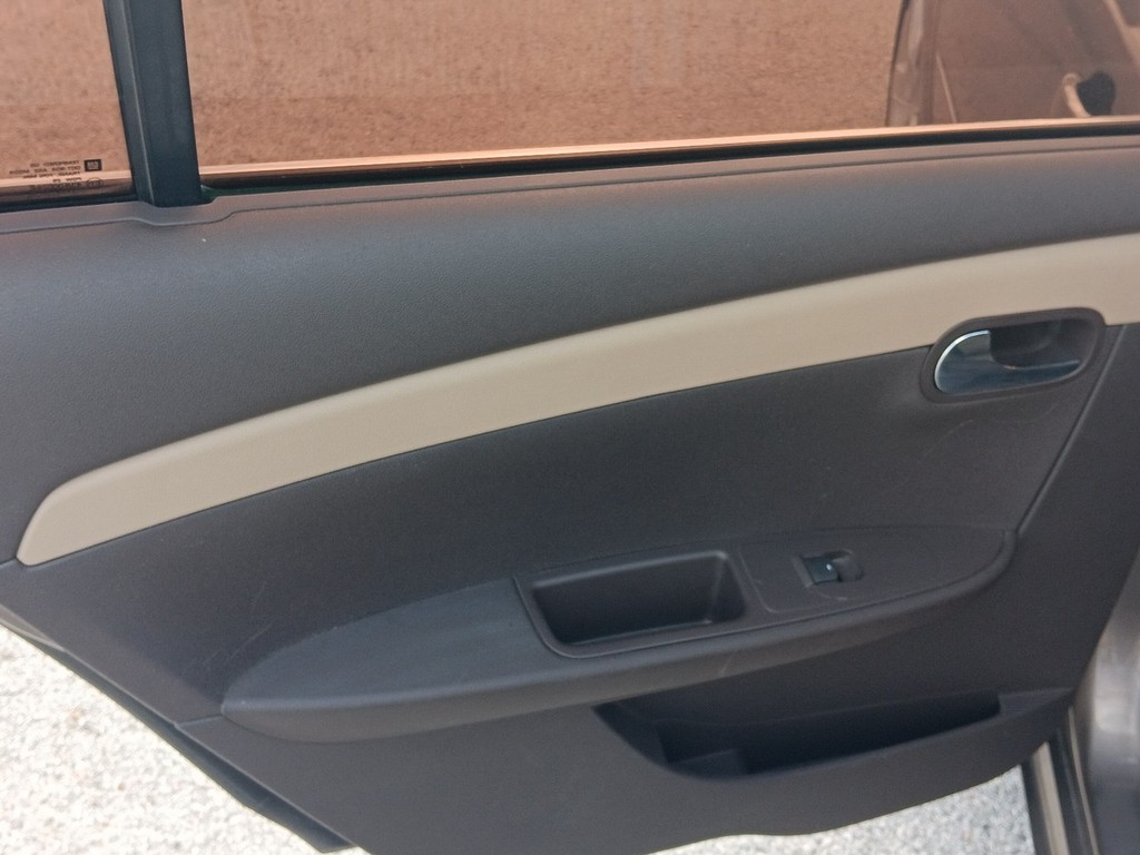 Chevrolet Malibu Vehicle Full-screen Gallery Image 14