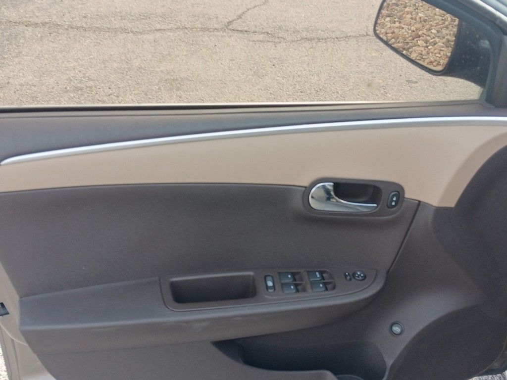 Chevrolet Malibu Vehicle Full-screen Gallery Image 15