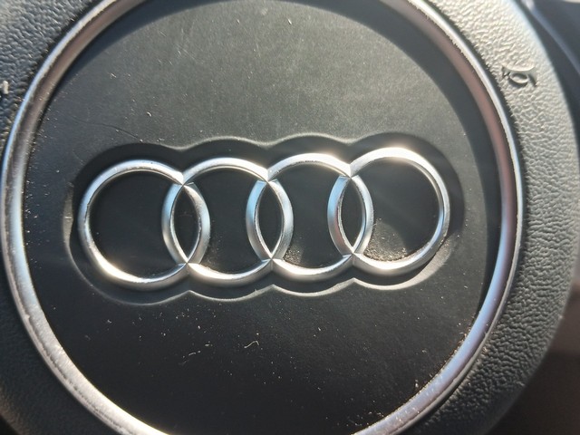 Audi A4 Vehicle Full-screen Gallery Image 21