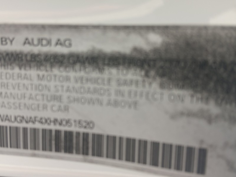 Audi A4 Vehicle Full-screen Gallery Image 17