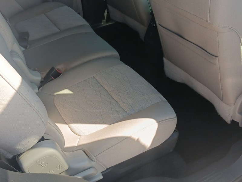 Ford Explorer Vehicle Full-screen Gallery Image 11