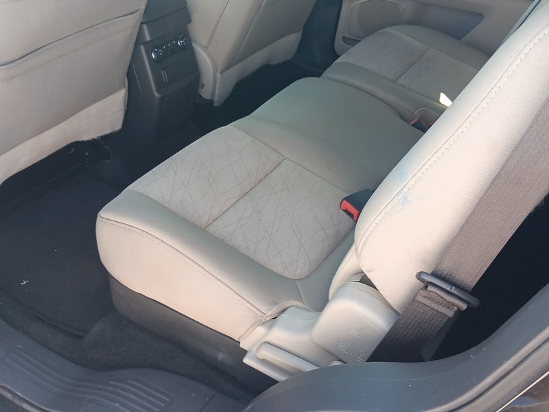 Ford Explorer Vehicle Full-screen Gallery Image 12