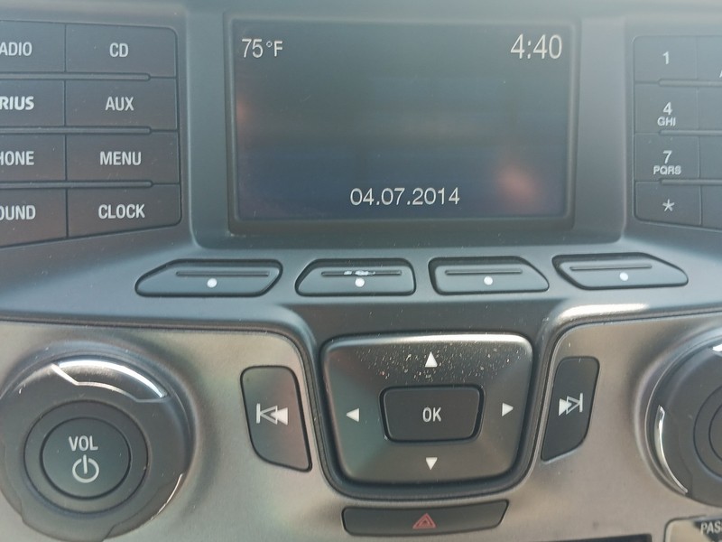 Ford Explorer Vehicle Full-screen Gallery Image 19