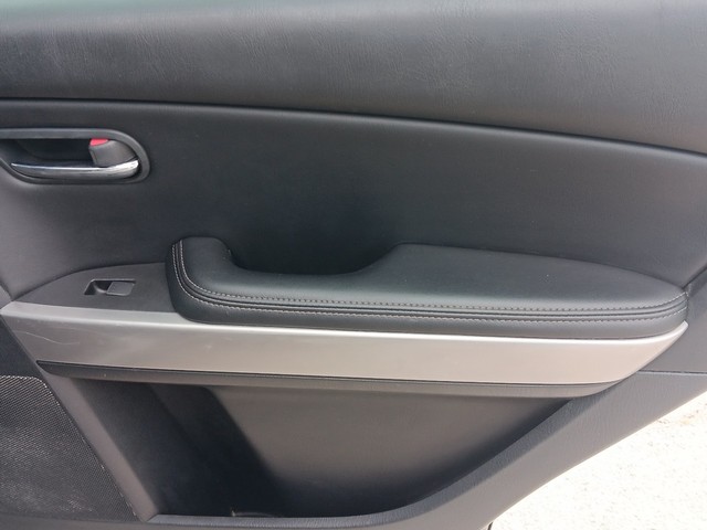 Mazda CX-9 Vehicle Full-screen Gallery Image 12