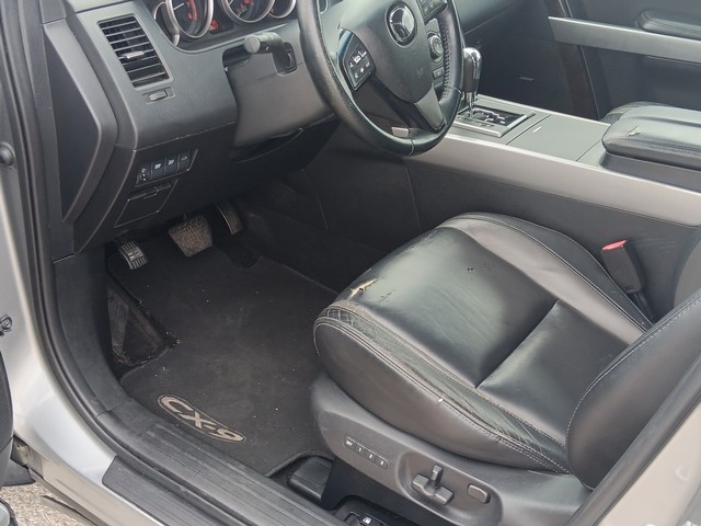 Mazda CX-9 Vehicle Full-screen Gallery Image 17