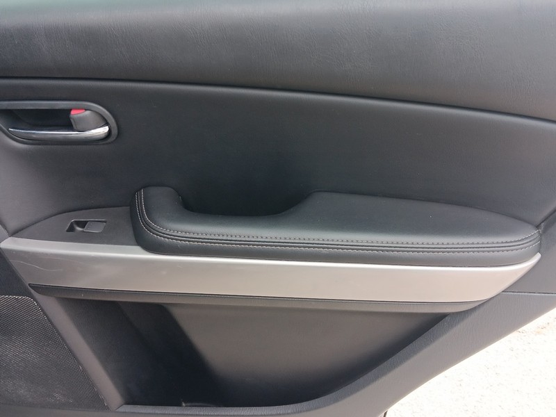 Mazda CX-9 Vehicle Full-screen Gallery Image 12