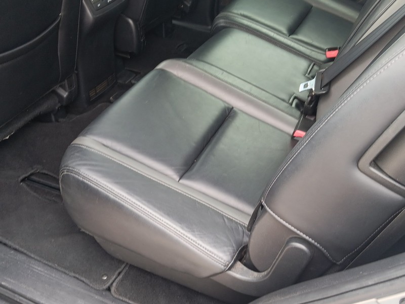 Mazda CX-9 Vehicle Full-screen Gallery Image 15