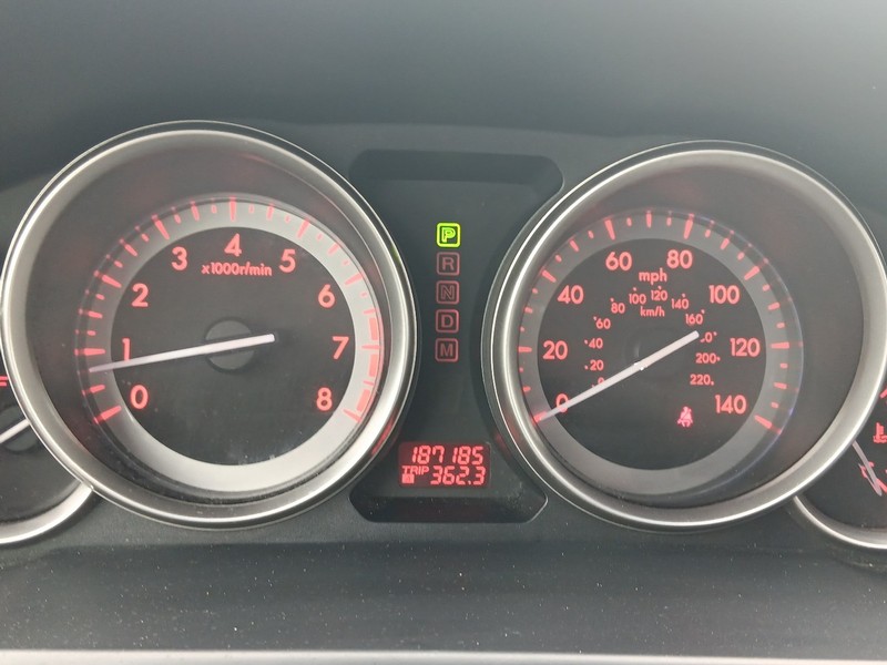 Mazda CX-9 Vehicle Full-screen Gallery Image 18