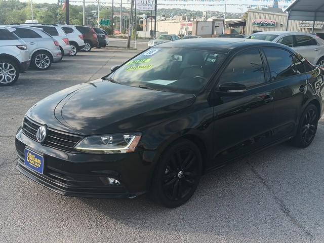 Volkswagen Jetta Vehicle Full-screen Gallery Image 7