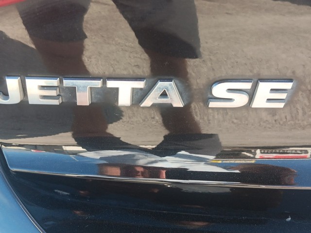 Volkswagen Jetta Vehicle Full-screen Gallery Image 19