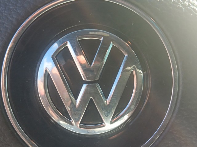 Volkswagen Jetta Vehicle Full-screen Gallery Image 23