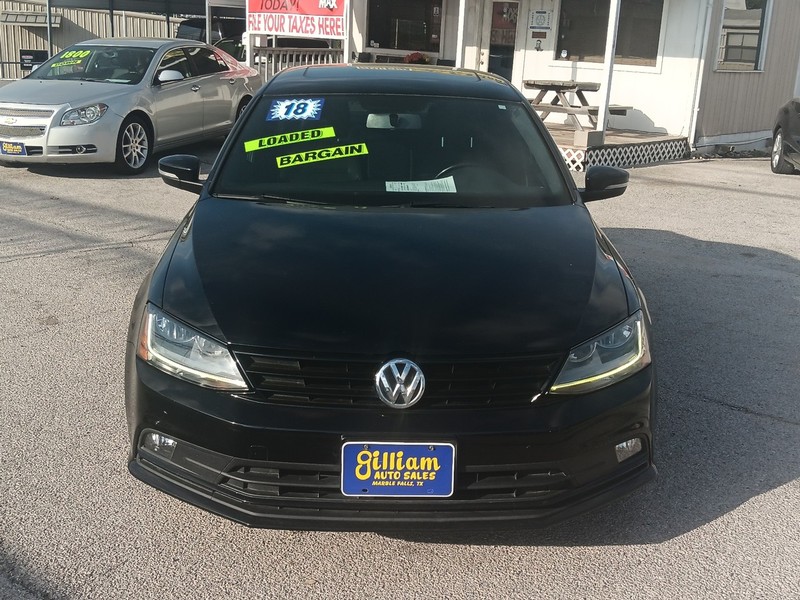 Volkswagen Jetta Vehicle Full-screen Gallery Image 8