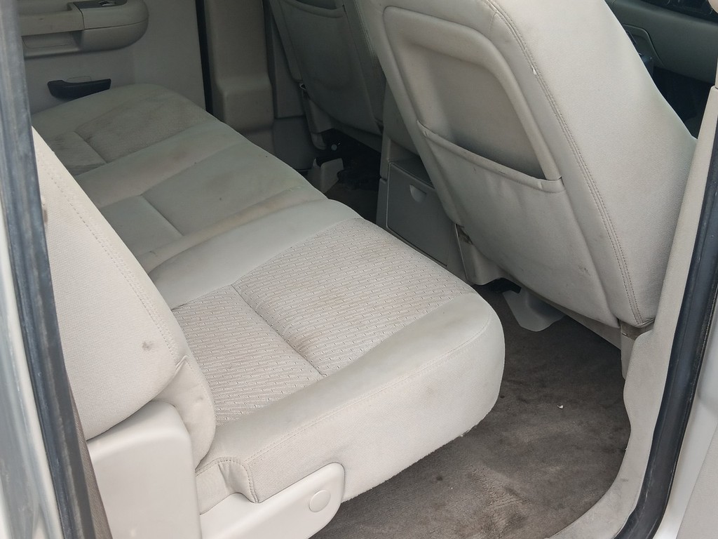 GMC Sierra 1500 Vehicle Full-screen Gallery Image 12