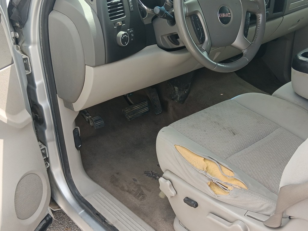 GMC Sierra 1500 Vehicle Full-screen Gallery Image 15