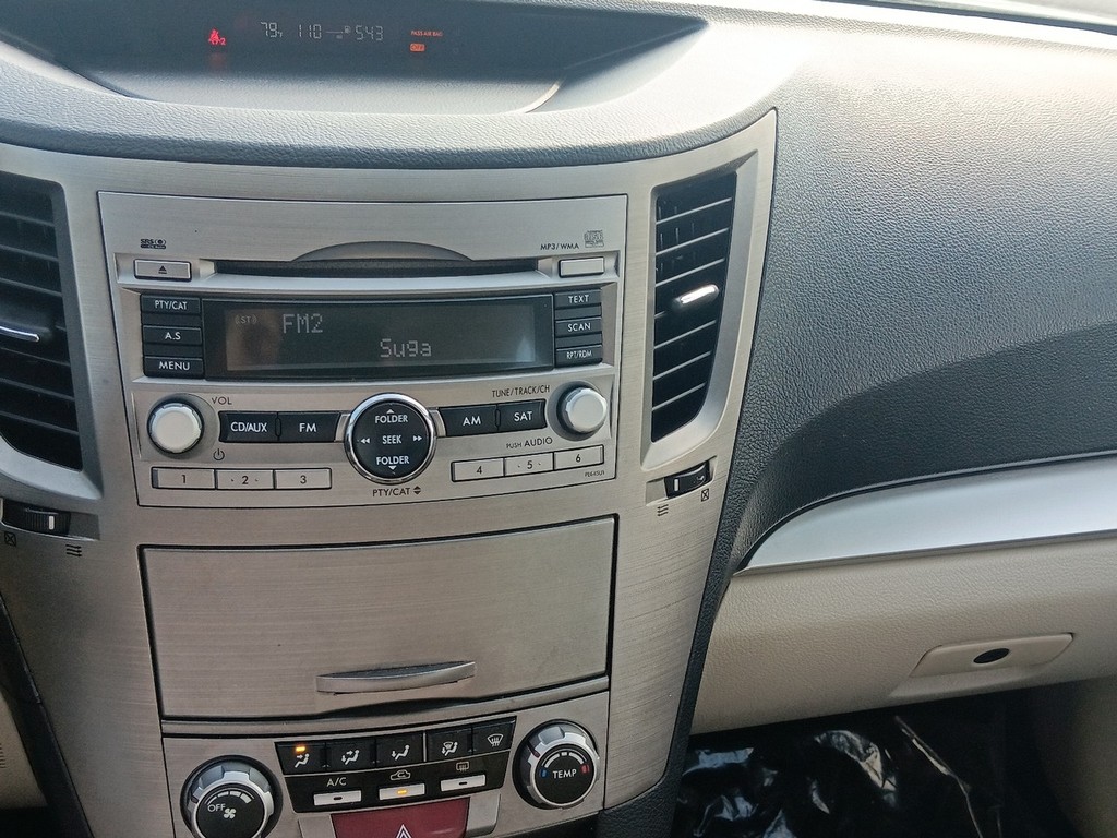 Subaru Legacy Vehicle Full-screen Gallery Image 20