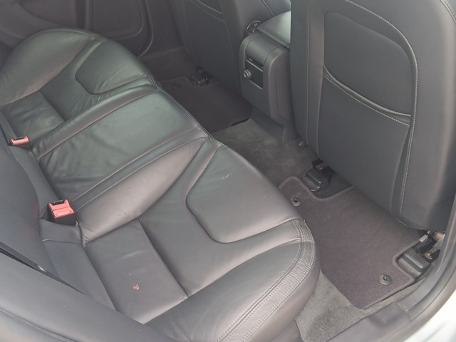 Volvo S60 Vehicle Full-screen Gallery Image 12
