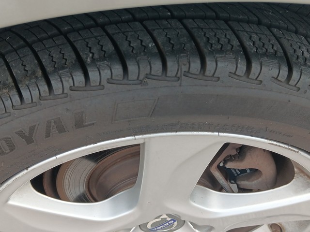 Volvo S60 Vehicle Full-screen Gallery Image 18