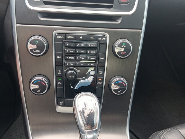 Volvo S60 Vehicle Full-screen Gallery Image 21