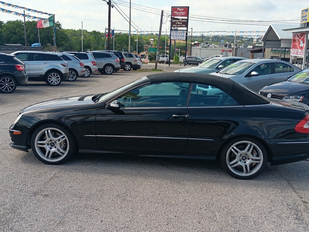 Mercedes-Benz CLK-Class Vehicle Full-screen Gallery Image 6