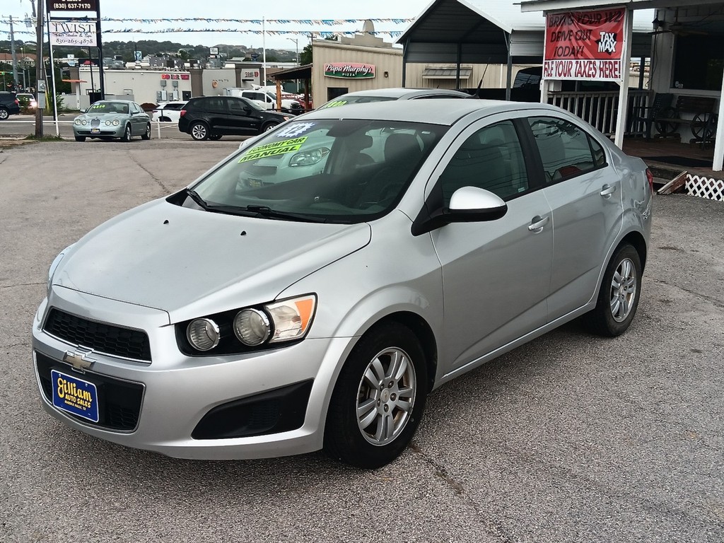 Chevrolet Sonic Vehicle Full-screen Gallery Image 07
