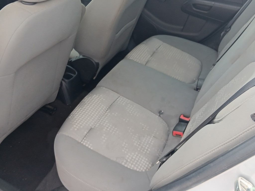 Chevrolet Sonic Vehicle Full-screen Gallery Image 14