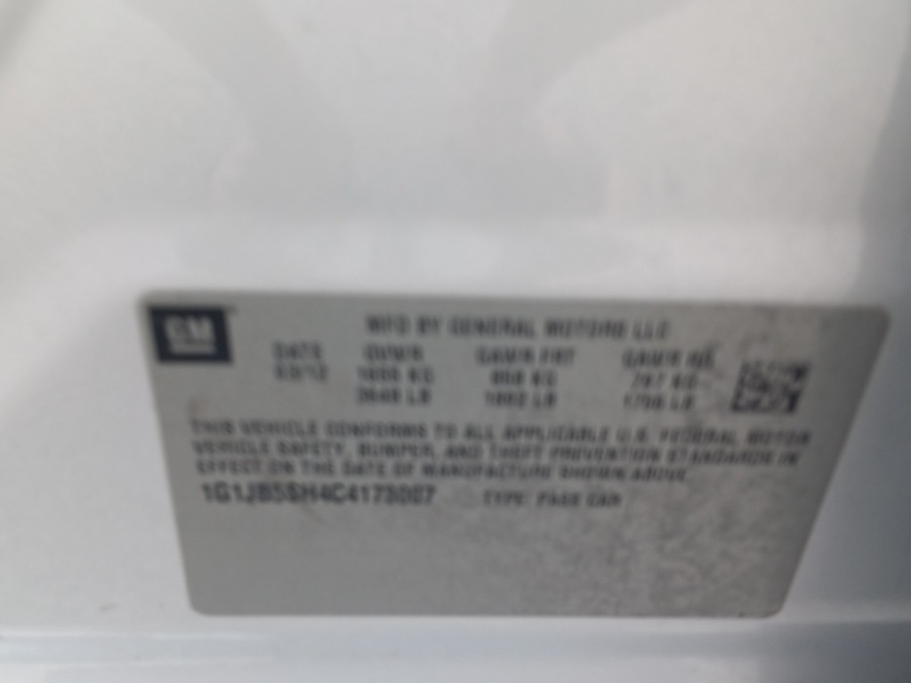 Chevrolet Sonic Vehicle Full-screen Gallery Image 17