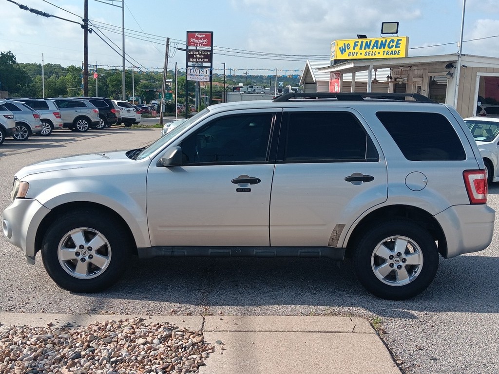 Ford Escape Vehicle Full-screen Gallery Image 07