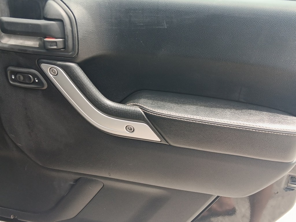 Jeep Wrangler Unlimited Vehicle Full-screen Gallery Image 9