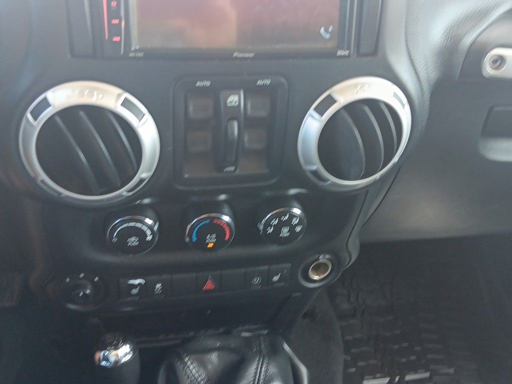 Jeep Wrangler Unlimited Vehicle Full-screen Gallery Image 19