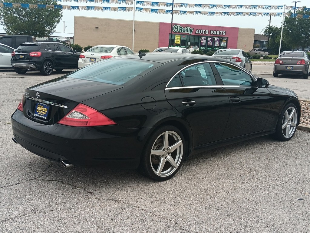 Mercedes-Benz CLS-Class Vehicle Full-screen Gallery Image 03