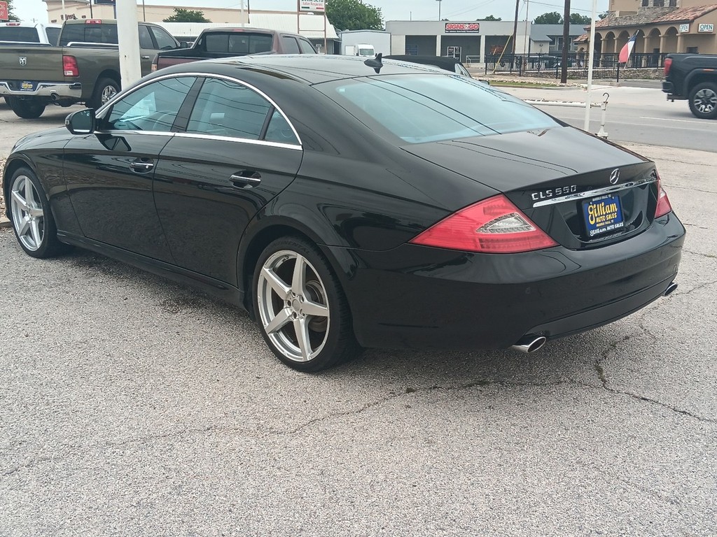 Mercedes-Benz CLS-Class Vehicle Full-screen Gallery Image 05
