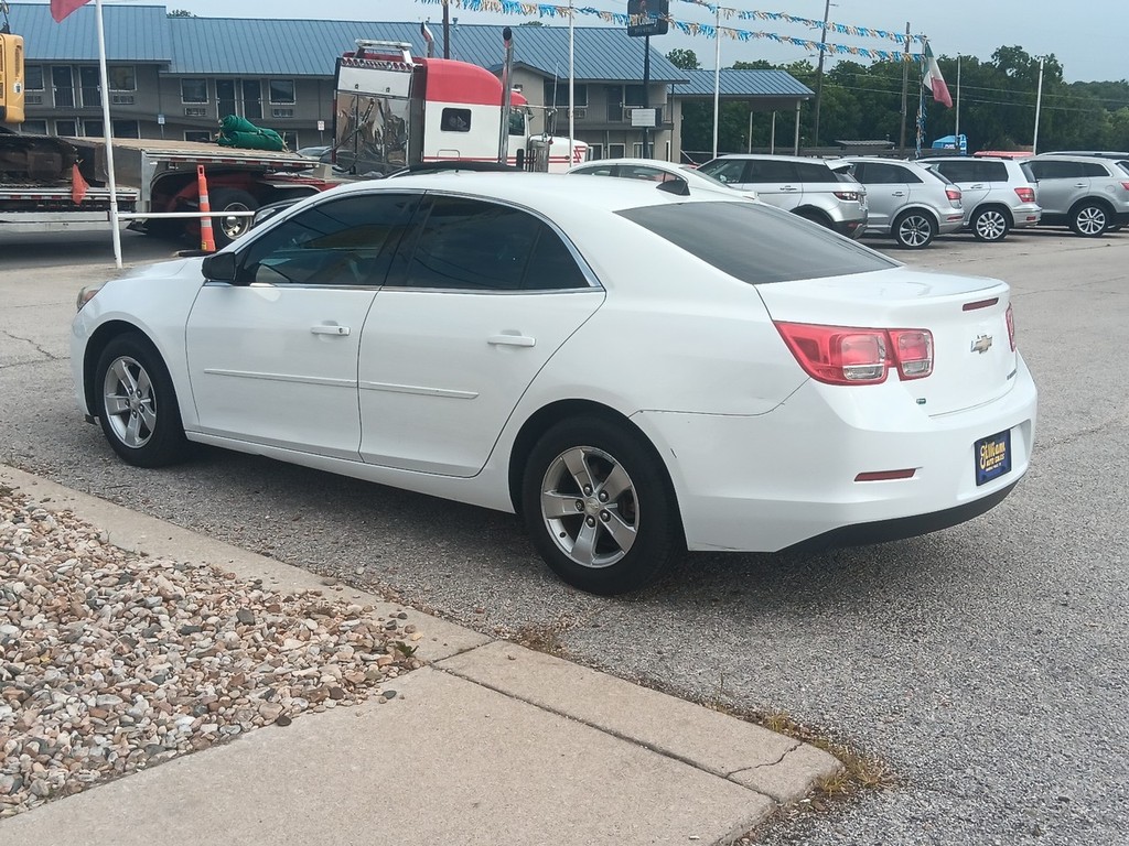 Chevrolet Malibu Vehicle Full-screen Gallery Image 5