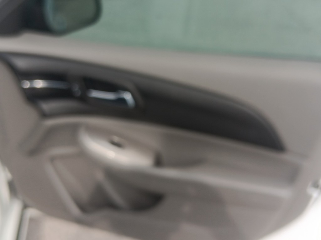 Chevrolet Malibu Vehicle Full-screen Gallery Image 9
