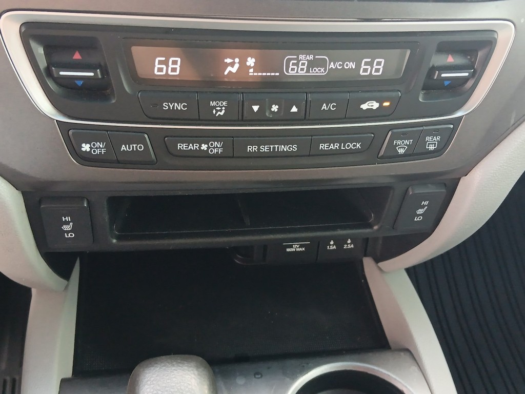 Honda Pilot Vehicle Full-screen Gallery Image 21