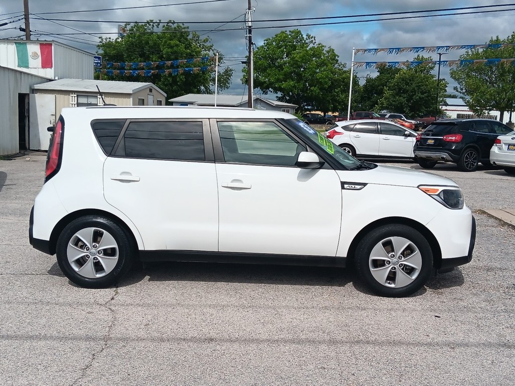 Kia Soul Vehicle Full-screen Gallery Image 02