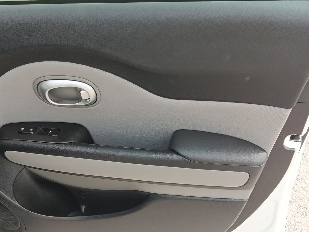 Kia Soul Vehicle Full-screen Gallery Image 09