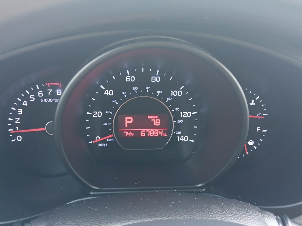 Kia Soul Vehicle Full-screen Gallery Image 17