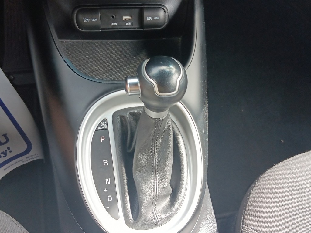 Kia Soul Vehicle Full-screen Gallery Image 19