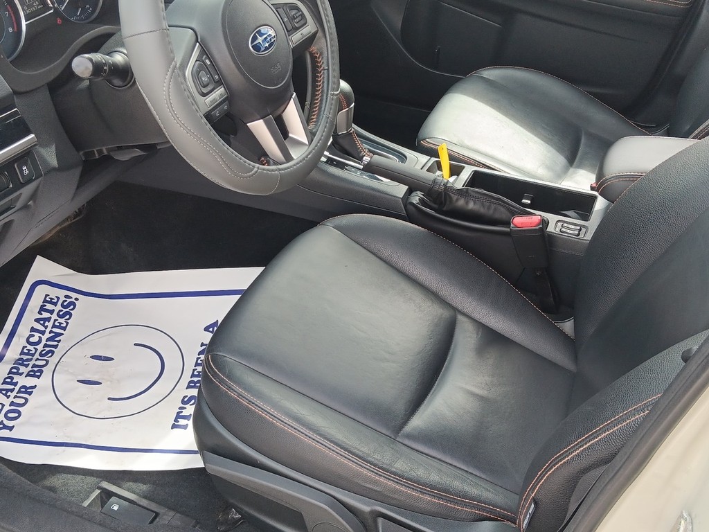 Subaru Crosstrek Vehicle Full-screen Gallery Image 18