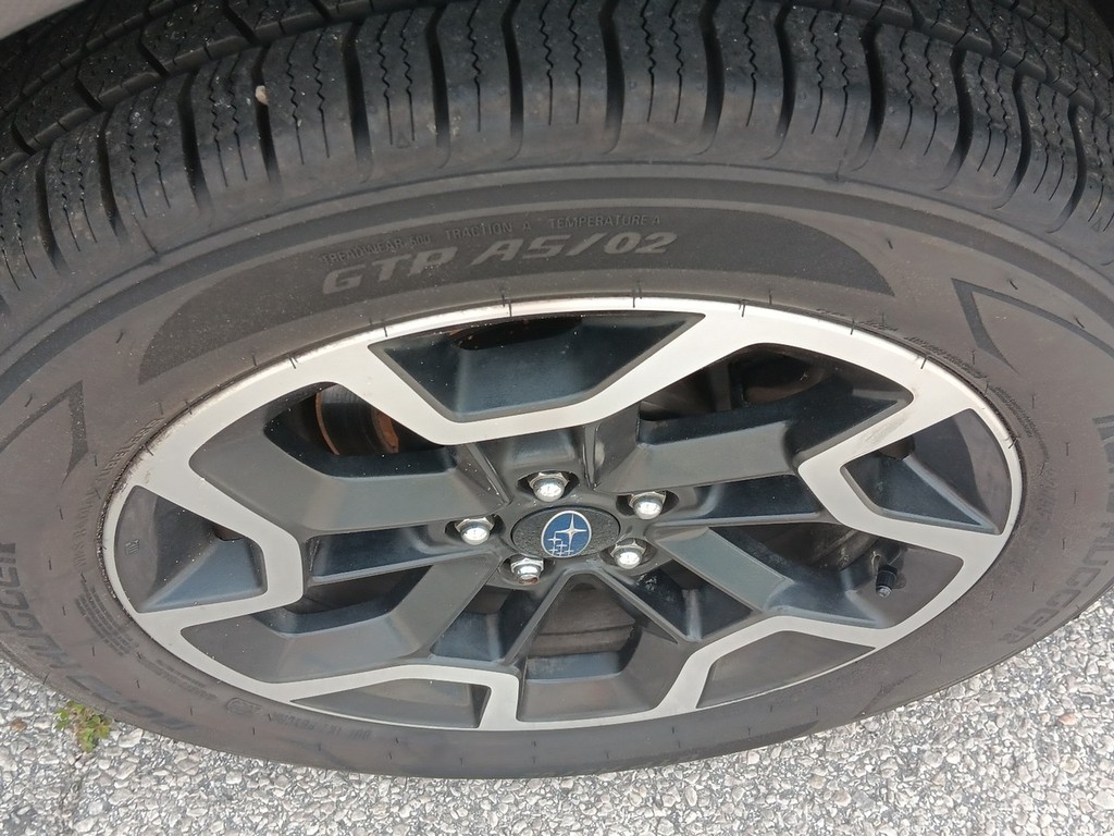 Subaru Crosstrek Vehicle Full-screen Gallery Image 19