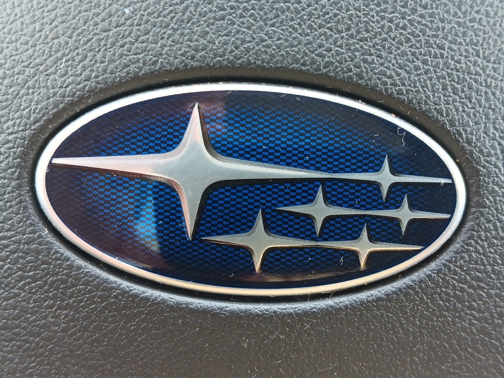 Subaru Crosstrek Vehicle Full-screen Gallery Image 23