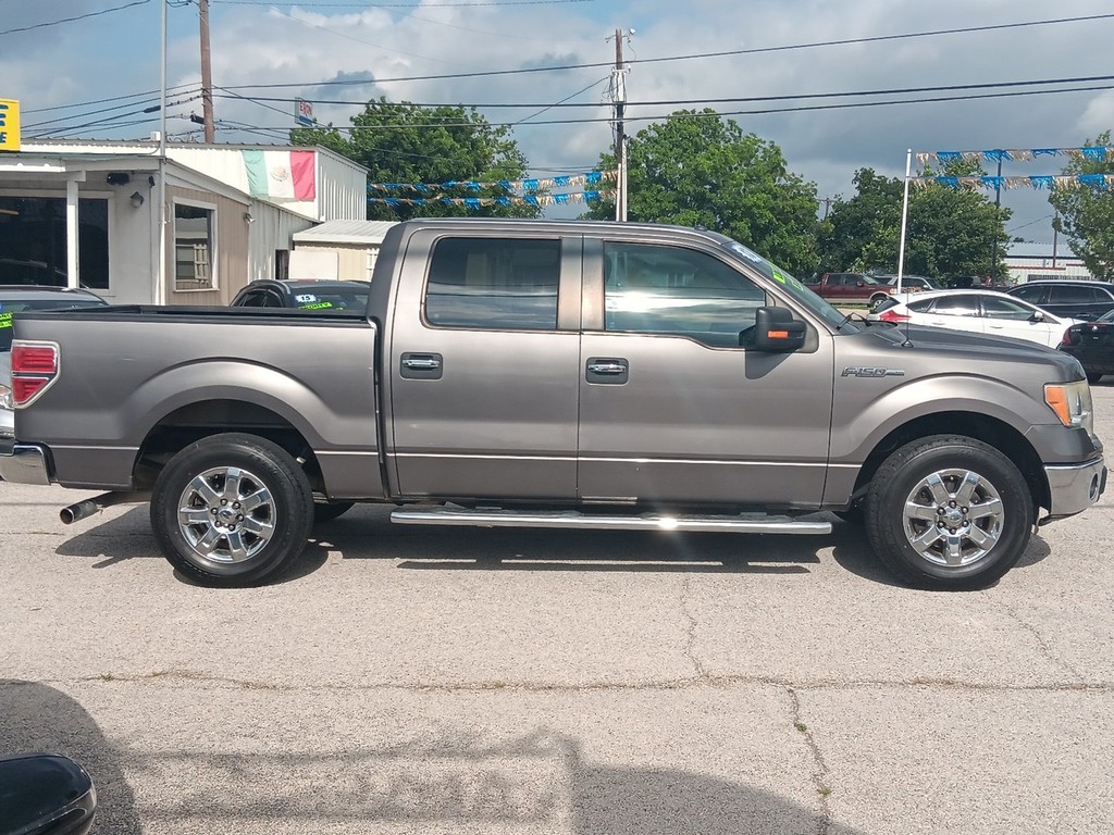 Ford F-150 Vehicle Full-screen Gallery Image 02