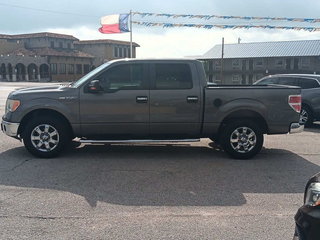 Ford F-150 Vehicle Full-screen Gallery Image 06