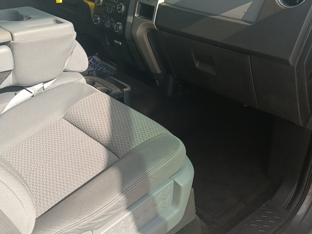 Ford F-150 Vehicle Full-screen Gallery Image 10