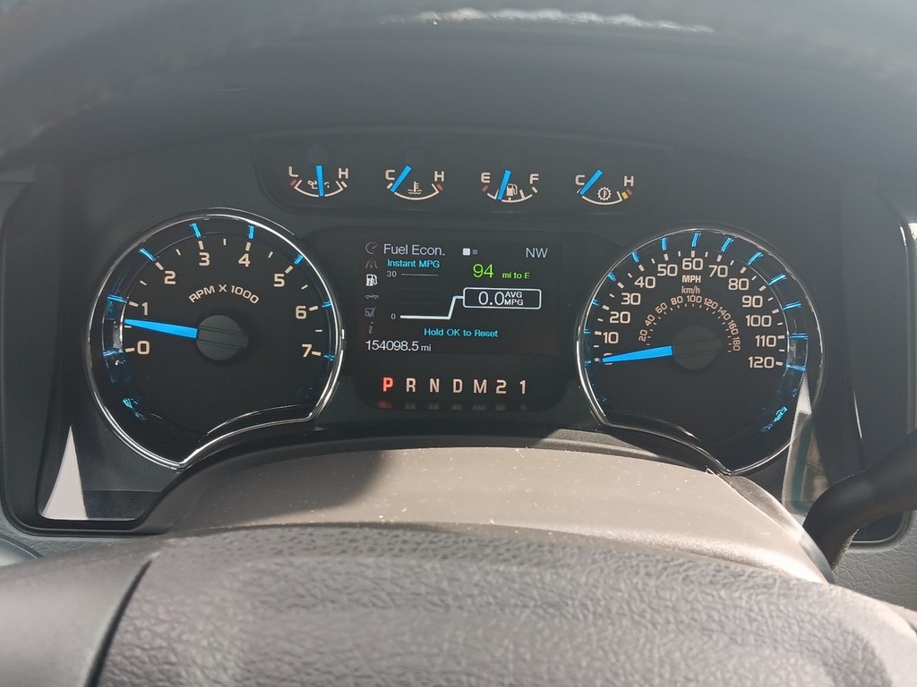Ford F-150 Vehicle Full-screen Gallery Image 17