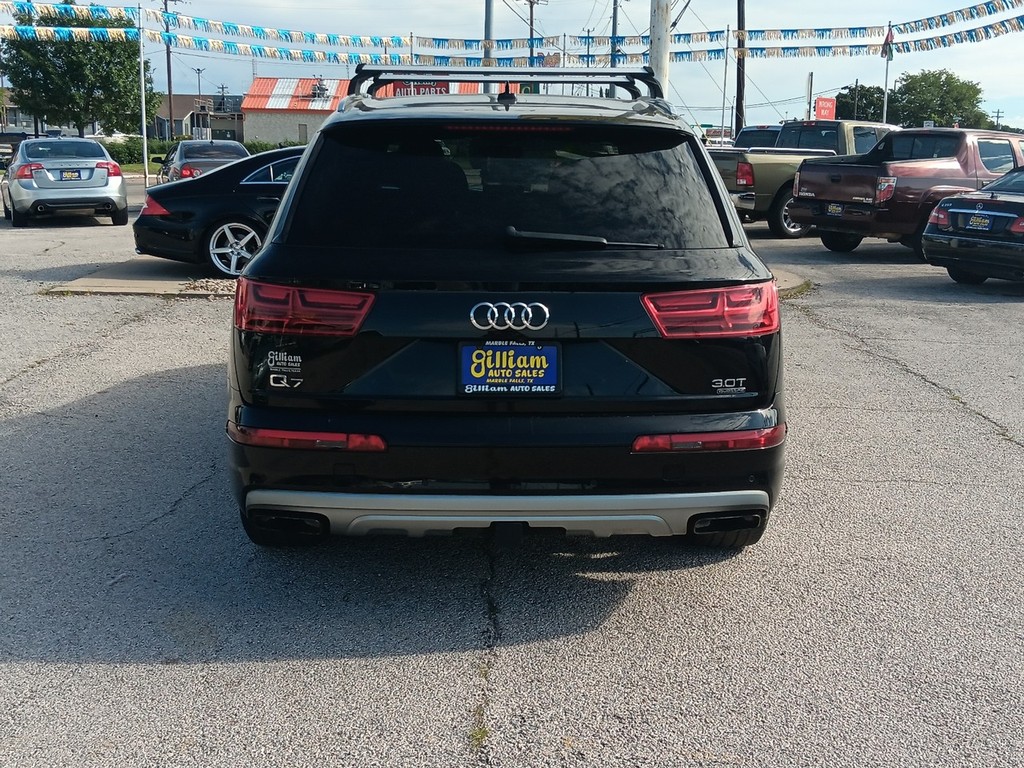 Audi Q7 Vehicle Full-screen Gallery Image 04