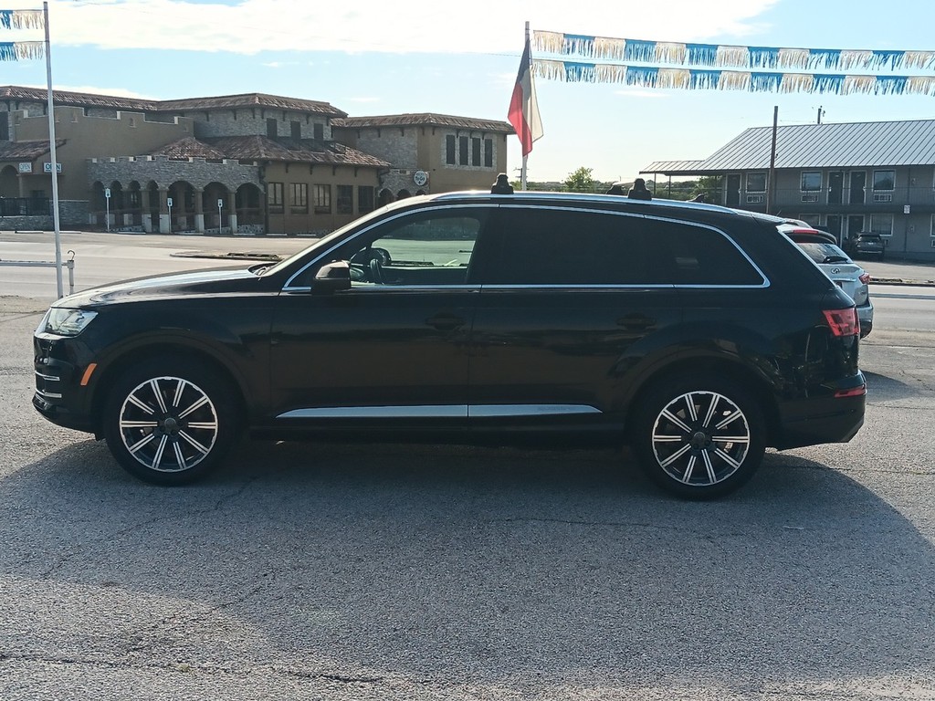 Audi Q7 Vehicle Full-screen Gallery Image 07
