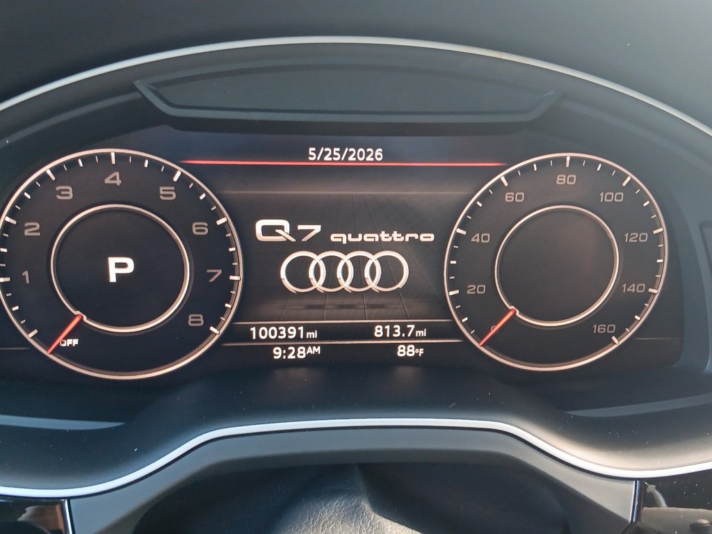 Audi Q7 Vehicle Full-screen Gallery Image 19